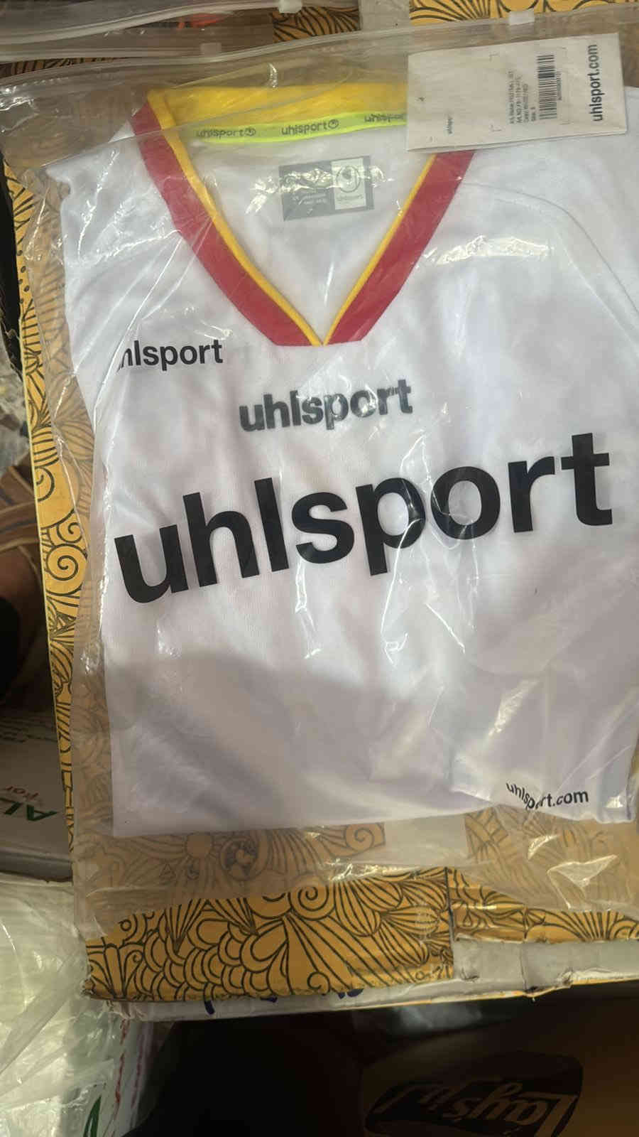 سلام عليكم حبايب تجهيزات رياضيه كامله امراتيه شرط كله اصلي البيع المكان مقابيل نازحين اسعار فول مناسبه رقم الهاتف ***********
