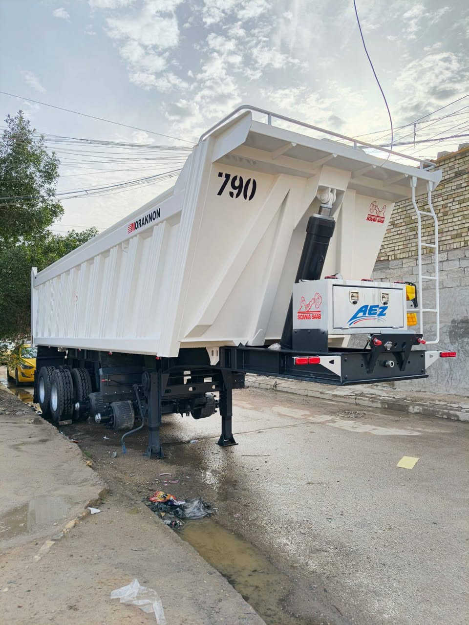 السلام عليكم عربانه للبيع جديده زيرو تخم تاير ويل الماني مكاني بغداد 
***********
