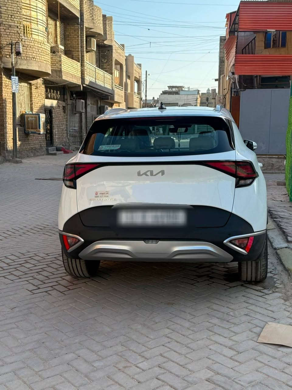السلام عليكم
سبورتج موديل 2025 خليجي 

سيارة جديده على وضع الشركة 

 مكفوله كفاله عامه من صبغ وبارد

ماشيه 11,000 km / رقم بغداد انكليزي 

مواصفات فول قمارة حديد

رقم بغداد باسمي تحويل ثاني يوم

السعر ( 225) ورقه .

المكان : بغداد 

*********** واتساب .

