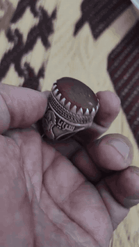 محبس يماني مكتوب عليه سرايا السلام معروض 150 الف صياغة ثقيلة مو وسط مكاني بغداد سبع  قصور متواجد فيس و واتساب ***********
