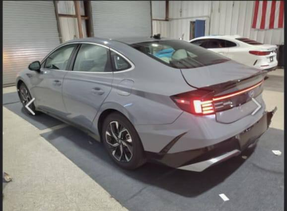 السلام عليكم 
المتوفر: 
☜ سوناتا موديل (٢٠٢٤)
☜ ممشى سياره( ١٧ الف )
☜ وارد امريكي ✓
☜ حادث خلفي كما هو موضح بالصوره. 
☜ سياره فئة sel (يعني نص فول)✓
مدة الوصول سبوعين ✓
❗تستلمها من ميناء ام قصر
سعر :١٣٨ قفل
للتواصل استفسار اكثر :
*********** الزبير, البصرة
