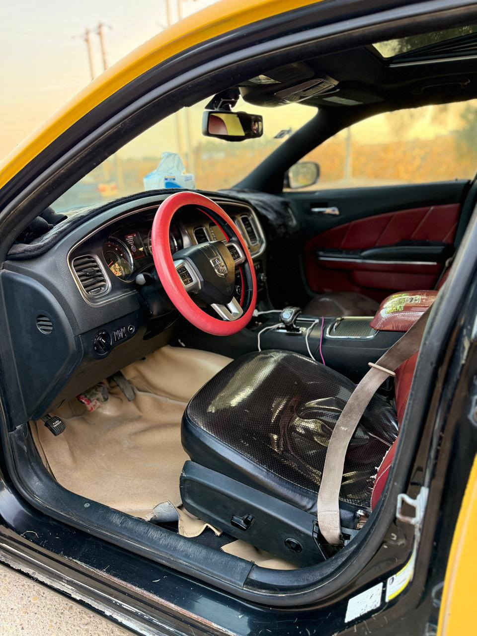 السلام عليكم
جارجر  موديل 2011 رقم صلاح الدين انگليزي تحويل مباشر
 ضررها گص الجاملغ الخلفي چهت العبري 
گير مكينة  اكسل حدادية خير من الله  تخم تاير 
السيارة خطها بغداد .حي  مكان السيارة واسط قضاء الحي
السعر 125 وبيها مجال 
للاستفسار ***********
