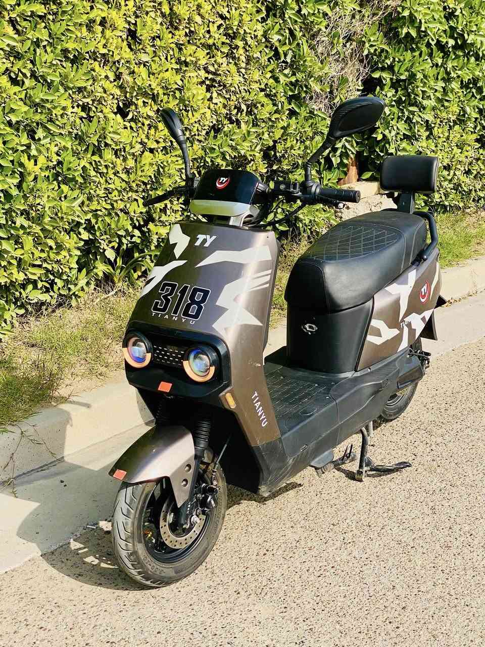 السلام عليكم
دراجه شحن 318 
6بطاريات تمشي 50 كيلو بالشحنه الوحده 
اشاره يمنه يسره دبل اشاره 
نظام بك 
لايت لد عالي ناصي 
سرعه 80 حقيقي 65 
نظافه 80‎%‎
سعر 525 
مكاني بغداد اليرموك 
رقمي ***********
