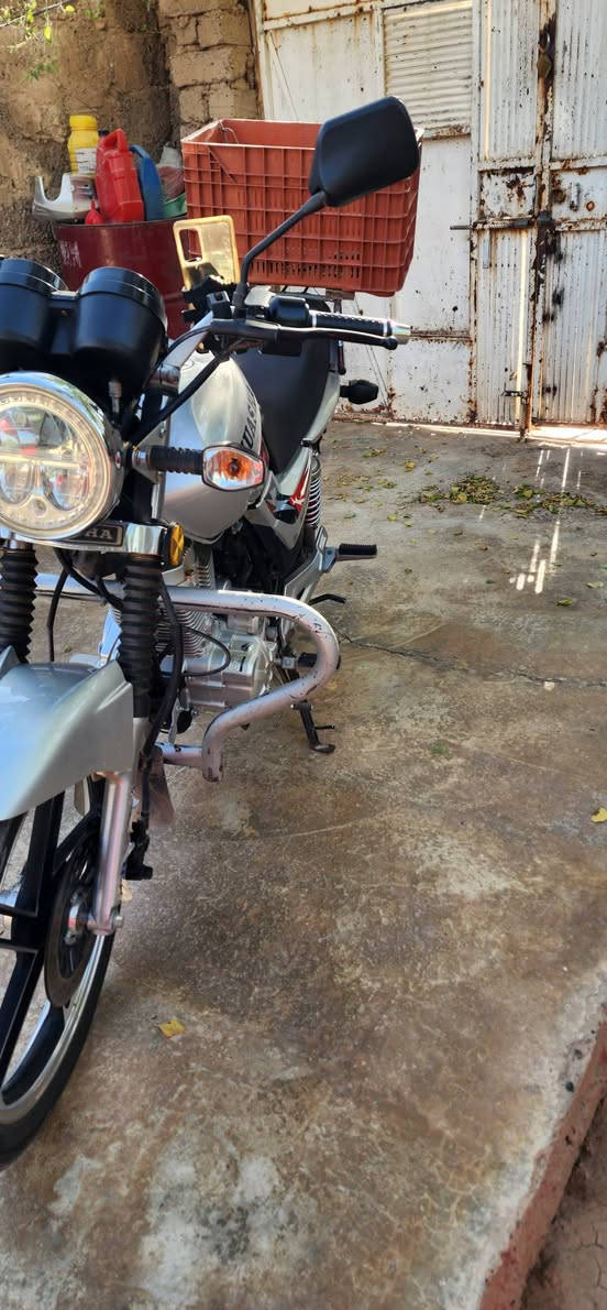 دراجة باندا 150 موديل 2023 سنويه بأسمي الواحات ما مستلمهن مكفوله من كلشي شرط بيها ملاحظات قليله  السعر  مليون و300 وبيها مجال بسيط للشراي


**إذا كنت صاحب هذا الإعلان وتريد حذفه لأي سبب، رجاءا أرسل رسالة إلى الدعم الفني**