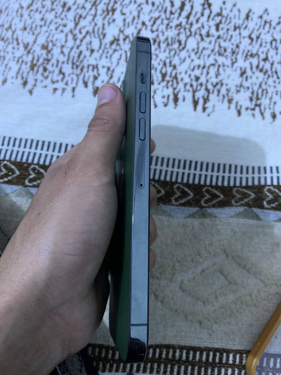 سلام عليكم ايفون 13 برو ماكس امريكي  للبيع ذاكره 256 بطاريه 84 نضافه جهاز 100‎%‎ سعر 690 مكان بغداد الزعفرانيه هاتف ***********
