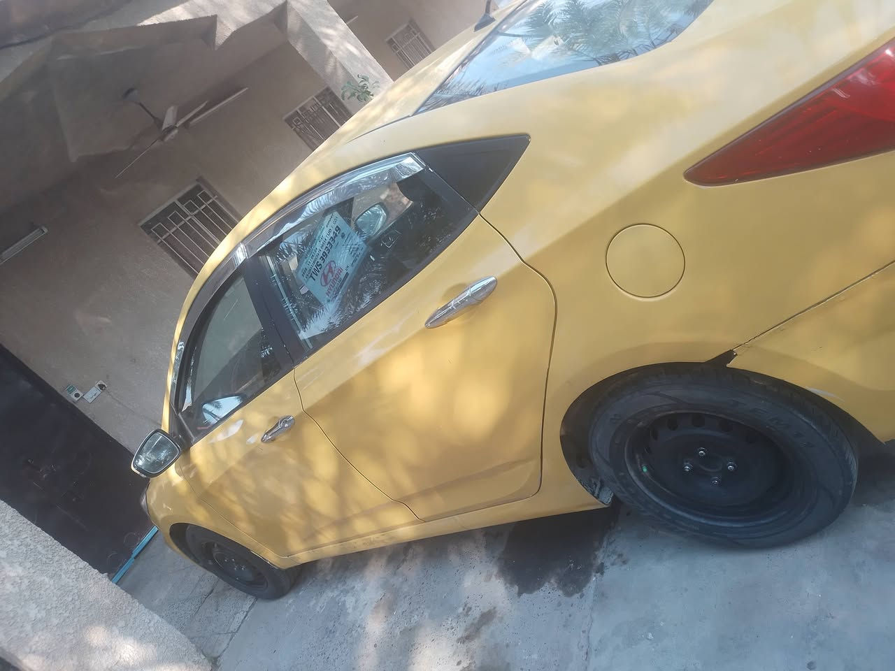 السلام عليكم
اكسنت خليجي  موديل ١٦ رقم بغداد انكليزي  بسمي  كير  وحرك جيد جدا  السعر  ٨٩ رقم موبايل  ***********
