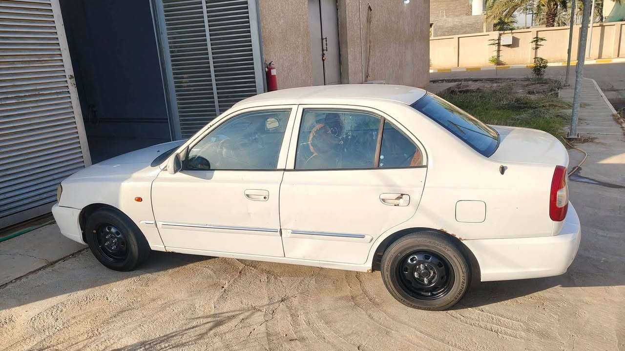 فيرنا للبيع 2015 باسمي تحويل ثاني يوم
كير ومكينه خير من الله تبريد ثلج بيه بارد بالباب خلف السائق  وجاملغ امامي بيه صبغ الجهة الأيسر كير عادي 
***********
