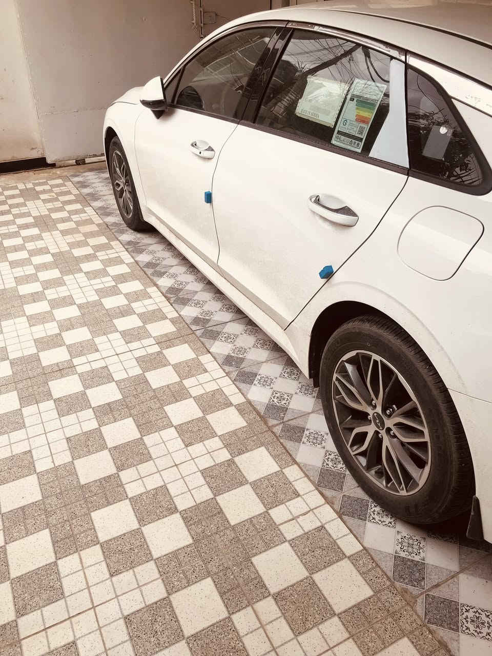 السلام وعليكم للبيعk5 موديل 2023 خليجي رقم اربيل 
ماشية 26000 الف مكفولة كفالة عامة 

كرسي السايق كهرباء 
كشتات جلد 
تحكم ستيرن 
مود درايف 
حساس امامي خلفي 
كاميرا دوراة
اربع عدسات امامية ولد نهاري 
تبريد بيانو قطعتين 
مري كهرباء وشفط ونظام الترحيب 
ويل 17 كروم
محرك 2000 دوش المرغوب اقتصادي 
تشغيل عن بعد 
دخول ذكي 
جنطه ذكية 
حساس ضغط ايطارات 
مثبت سرعة 
 السعر 218$
مكان السيارة بغداد 
***********

ا
