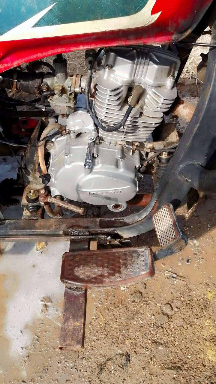 السلام عليكم ستوته للبيع موديل 2015 مكينه مفتوحه بستم ولفات وبيه خياس شخاطات كدامك بل تصوير أوراق اصولي *********** استفسار اتصال أو خاص مكاني بين نصر شطره
