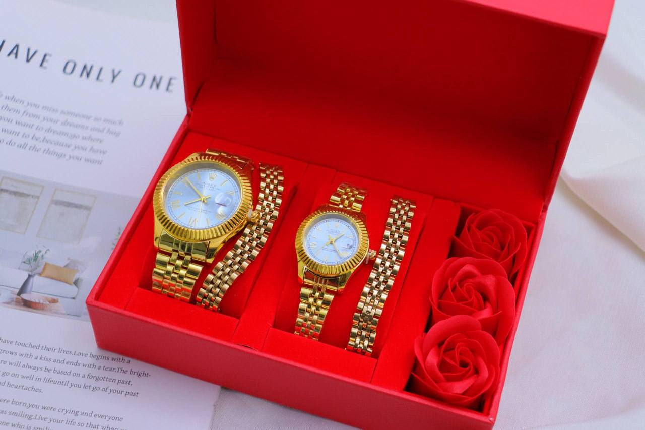 بوكس نسائي رجالي يتكون من ساعة وسوار كلش مرتب سعر البوكس 20 الف ومتوفر خدمة توصيل  ***********
