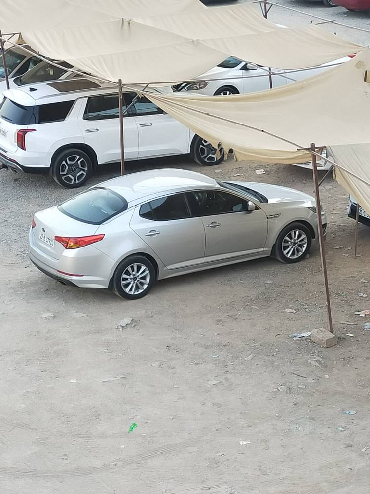 السلام عليكم 
كيا اوبتيما K5 مديل 2011 خليجي محرك  دوش لون سلفر  رقم اربيل  موجودة بكركوك بيه بطاقة بانزين محرك وكير بشرط مامفتوج  
والسياره  مكفوله من الصبغ وحتى الدعاميات مكفوله من الصبغ 
السعر كلش مناسب 114  وما اعتقد اكو سيارة خليجية بدون صبغ بهيج سعر 
للاستفسار  *********** 
*********** كركوك, العراق
