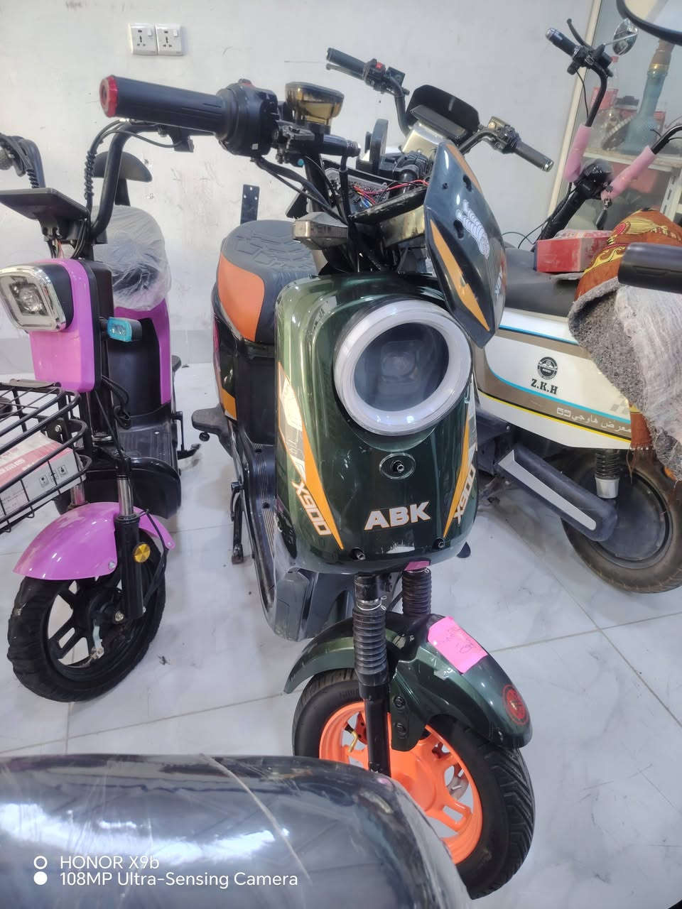 سلام عليكم باسكيل شحن اكس 900 للبيع عاطل ماعرف شبي السعر 250 الف اتصل عل الرقم ***********
