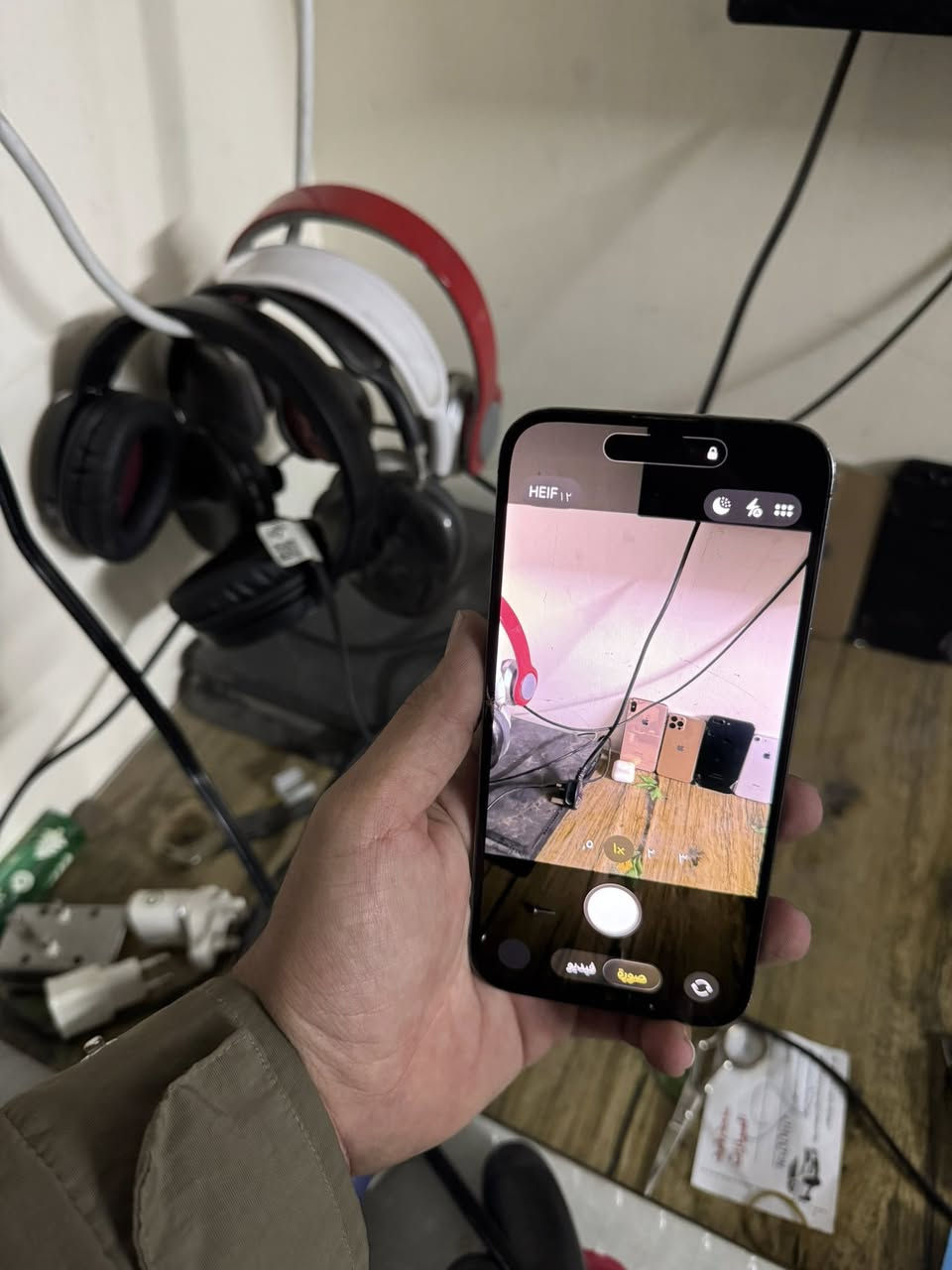 السلام عليكم ايفون 14 برو ماكس للبيع لون بنفسجي بي ضربه بالشاشه او فطور بالضهر ذاكرة 256 بطارية 87 الشاصي نضيف 
للتواصل
***********
مكاني بغداد العامريه
