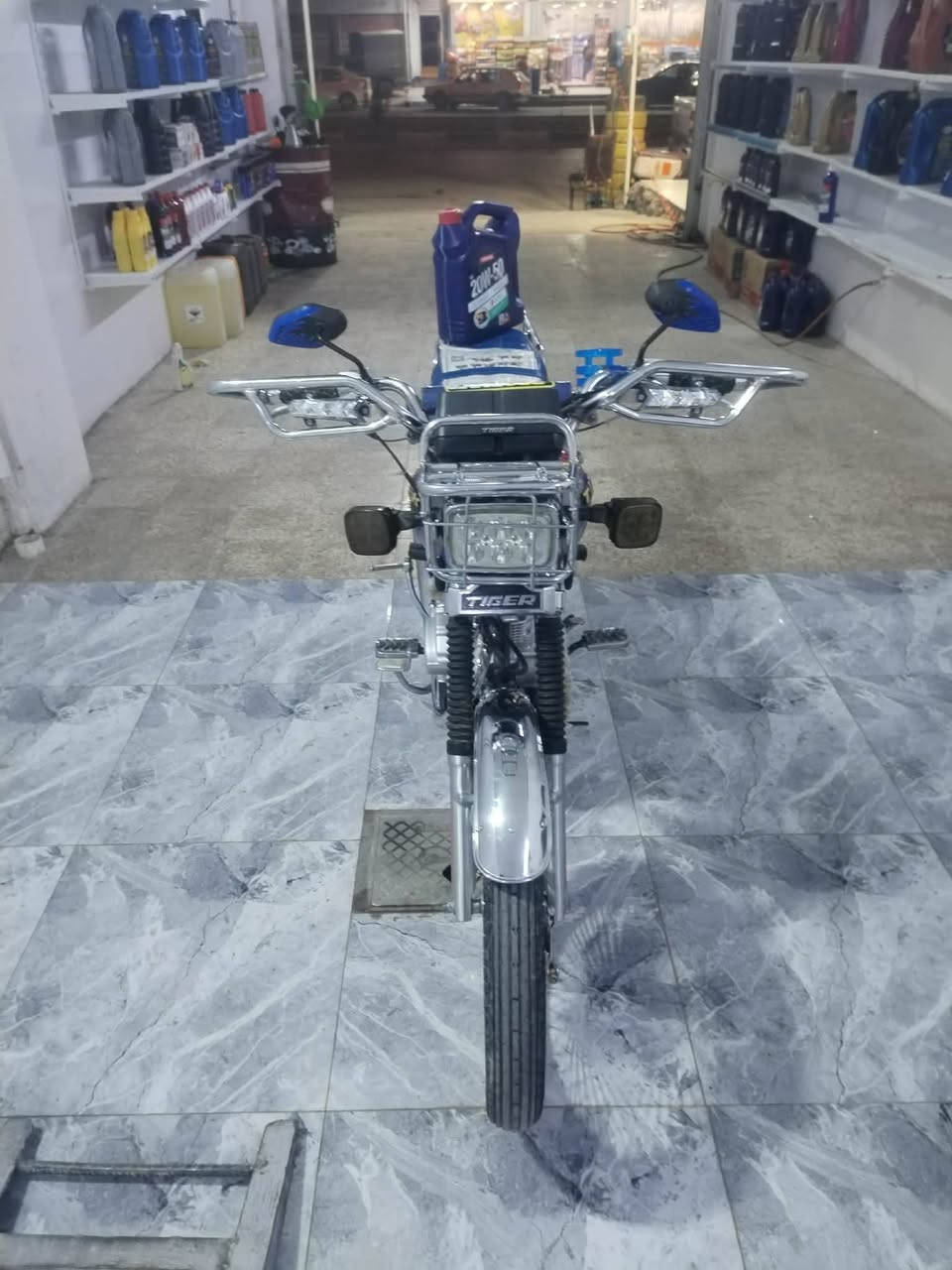 ماطور تايكر ابو النمر وزن ثقيل 2020 شرط ما مفيلس ماطور جديد منفيس موجود دبل سويج السعر 800 وبي مجال العنوان حي المحاربين قرب مسبح الأبراج ***********
