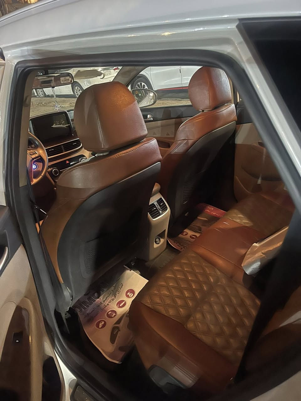 سلام عليكم

توسان للبيع 2020كوري المرغوب 
خليجي فول مواصفات 1/1عده البنوراما

```مواصفات:```
حساسات
لايت 5عدسات
لد امامي خلفي 
لد نهاري 
اشاير بل مري 
مري شفط 
مكينه 2000دوش
اشاير ترحيب 
تغيير انظمه السياره 
حساسات الابواب عند الفتح
بصمه تشغيل + بصمه ابواب
شاشه 
لايت دواره ويا الستيرن 
كشنات جلد
تبريد قطعتين 
ومواصفات التوسان المعروفه
 كير مكينة كفالة 

السياره احلى من الصور ماشيه 66الف كيلو متر 
سياره بيها  صبغ جنطه بدون دواخل 
مكاني السياره //بغداد حي الجهاد

رقم الهاتف***********

سعر //200$ وبيه مجال
