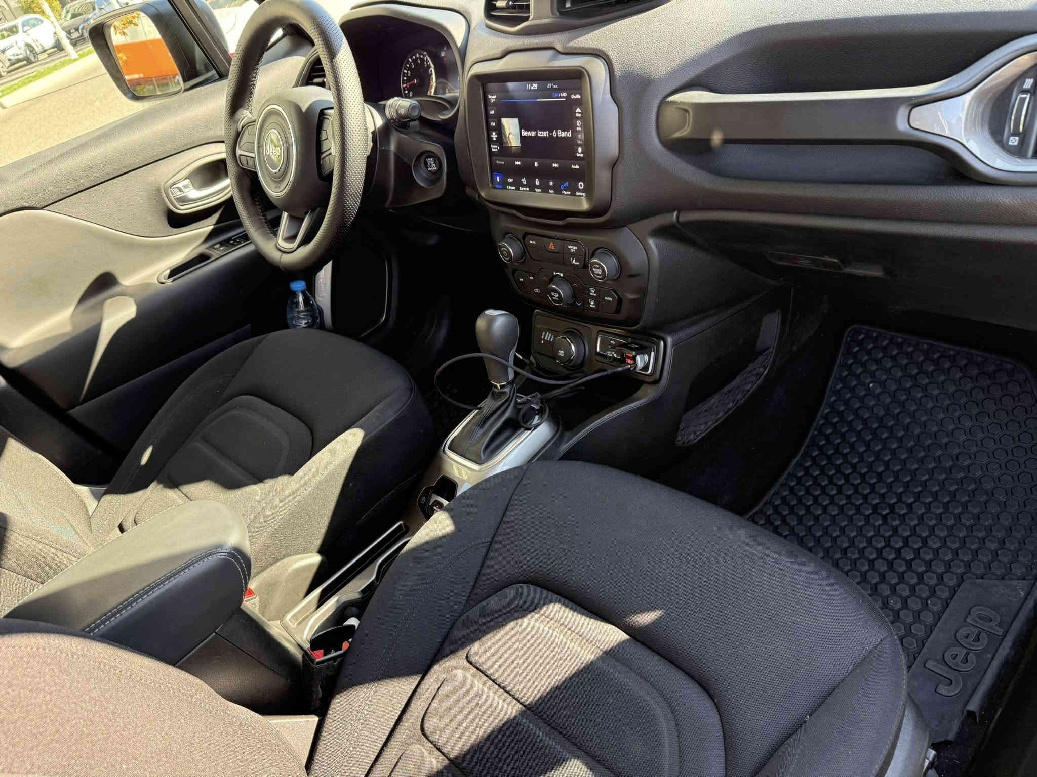 Jeep Renegade 2022 4X4
سيارة جيب  رينيكد
 
المواصفات

دبل اكسل
تحديد مسار
رادار امامي و خلفي و حساسات
كوشن كهربائى+خزن
بريك اوتو هولد
لايت فول ليد اصلي
دوسة
السيارة ماشية فقط 31000 mi 
شاشة كبيرة بلادي 
سيستم سماعات JBL
عجلات جبلية جديدة 
السيارة دخلت كلين تايتل و مرقمة دهوك شهر 8/2025
اضرار الحادث في المرفق
السيارة فول ما بيها ولا نقص ابد
سعر السيارة 165$ مجال قليل
للاستفسار *********** واتساب
العنوان دهوك
