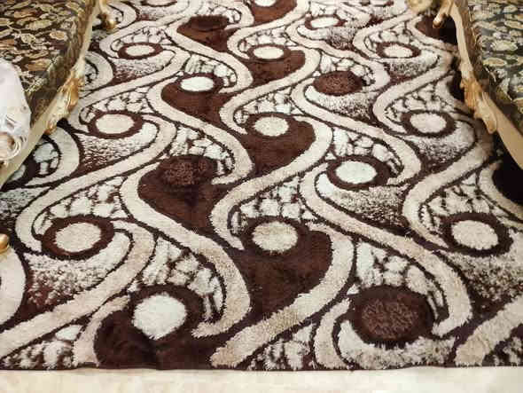 فرش حفر للبيع كلش نضيف  القياس طول 2/93 العرض 2/76 الاستفسار رقم موبايل ***********
