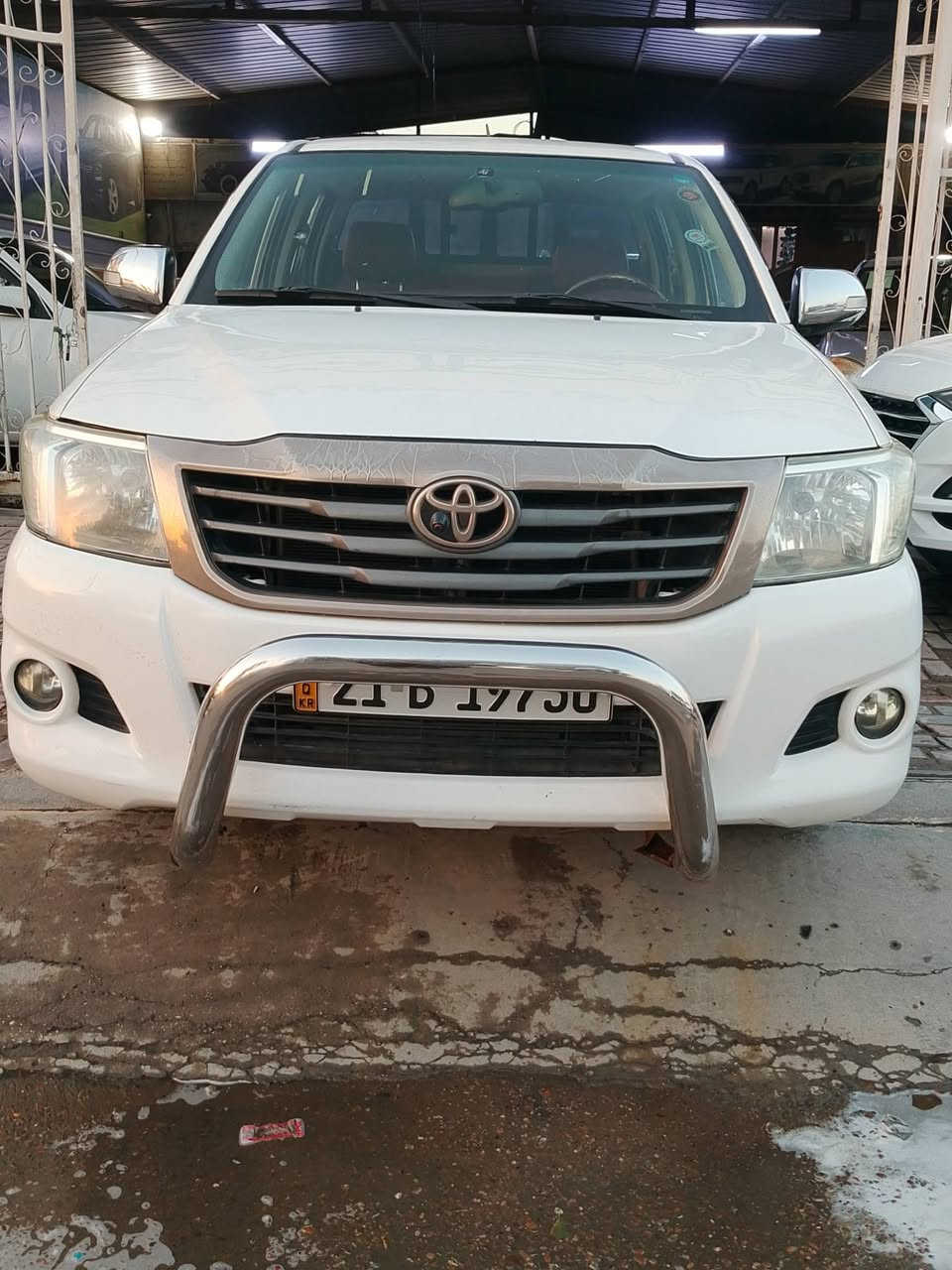 .السلام عليكم 
تيوته هايلوكس موديل 14 كير اوتوماتيك 
سياره ماشيه سياره 130
رقم سليمانيه نكليزي سنويا جديد هزه جديد 
تحويل مباشر 
سونار موجود بل منشور 
كير محرك تبريد مكينه كفاله عامه 
تخم تاير شواصي مكفولات 
دوخل نظيفه سياره حلو معنا الكمله بل عافيه ياخذها 
سياره جاهزه من كل نواحي 
سعار سياره 207بي مجال حك جيتك العمله 
***********
