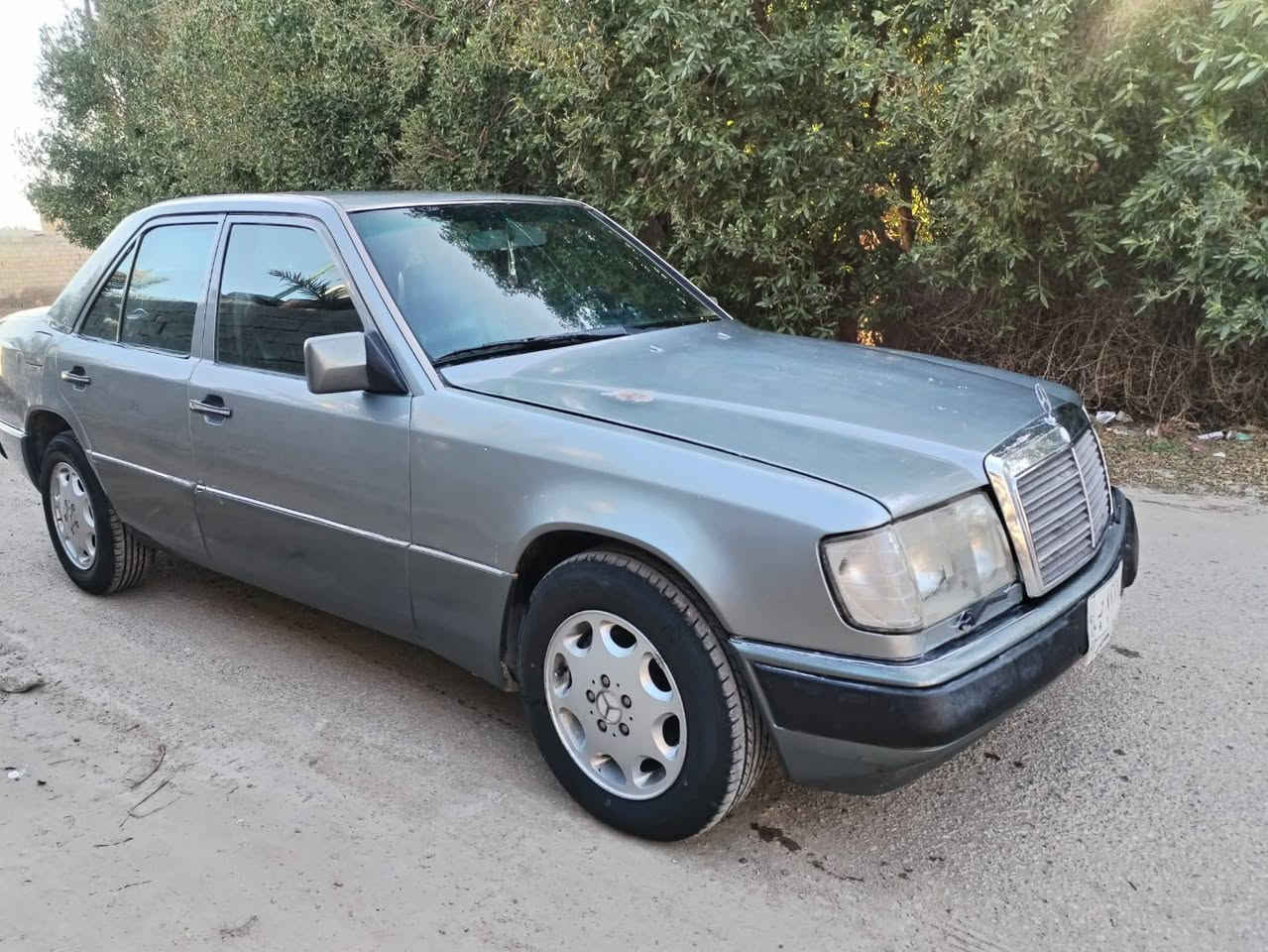 للبيع دب مارسدس موديل 91اصل
رقم بغداد كير ومكينه بطه 3000خير من الله 
قواعد دبل بلاد حداديه وتخم تاير جدد كهربائيات شغاله كامله تبريد ثلج داخل اسود جلد كشنات كهرباء سعر 60وبيها مجال الشراي 
مكان ناصريه الرفاعي الرقم ***********
