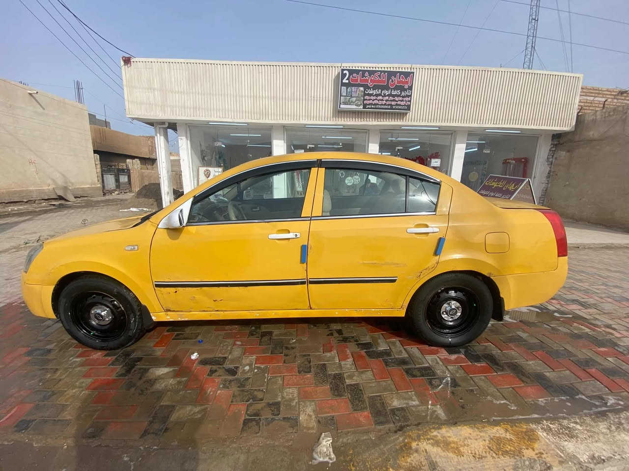 السلام عليكم
سيارة شيري A5 2011
محرك وكير اوتوماتيك محور كورولا 
1600cc مابيهة تبريد هيئة مصفرة سيارة صافية مابيهة مشاكل نضافة داخل وخارج 
السعر 38ورقة وبي مجال للشراي اتصال 
***********
***********
