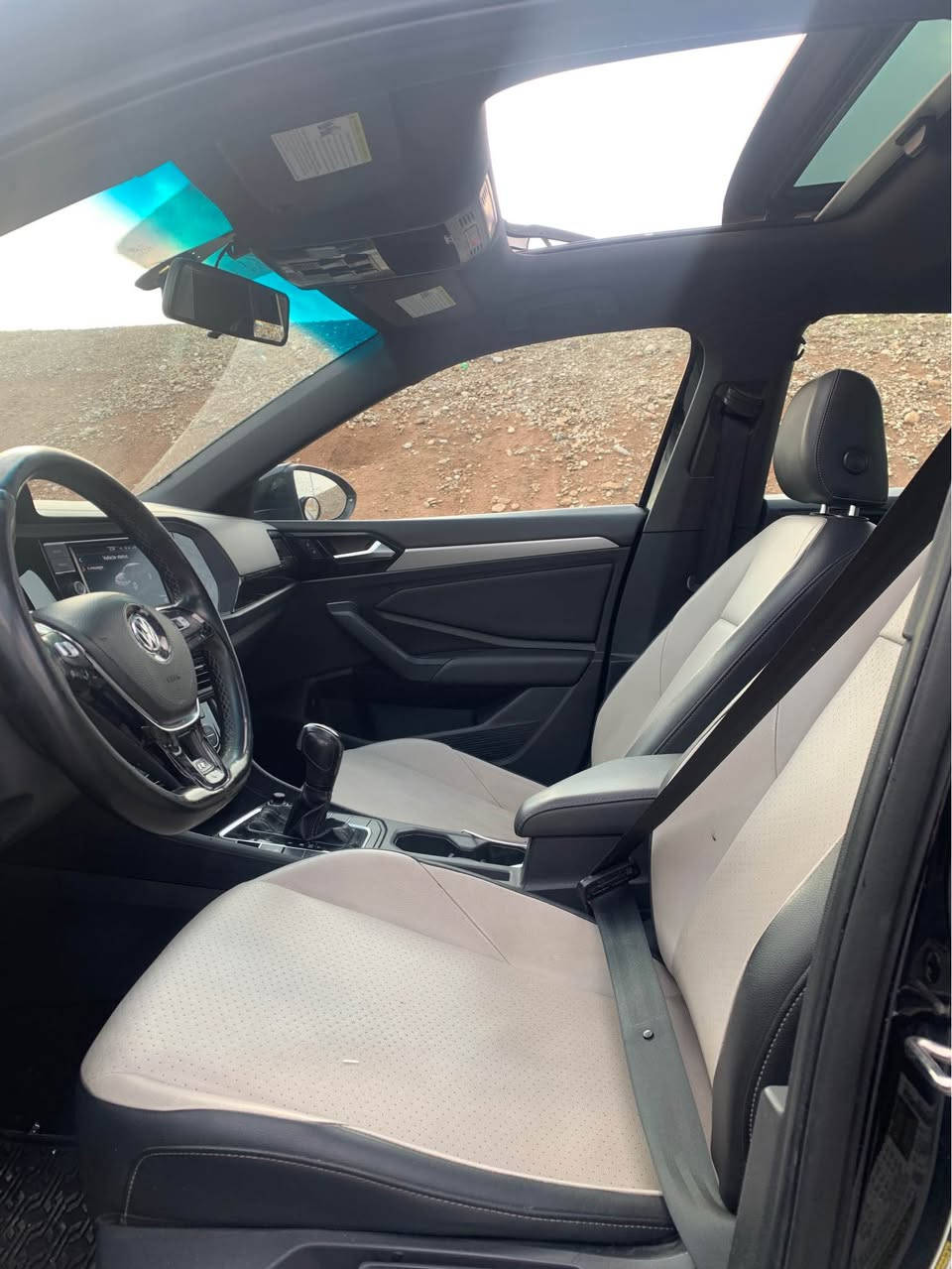 Jetta R Line 2021 
قەپات مواسەفات 
مەکینە ١٤ تۆربۆ
پانۆراما 
بەسمە
برێک بەسمە
پێشت و پشت و لایەکان رادار و حەساس 
گێچ ئەلیکترۆنی
کوشین هیتەر
کوشین جلدی ناو کرێمی
ئاوێنە رادار  
زۆر مواسەفاتی تر
١٢٠ هەزار کم رۆیشتیە
٣ پارچەی سبوغە بۆنیت و هەردوو چاملغی پێشەوە  لەگەر نیو  شانی لەی سەکنی پەمپە بێ سبوغ بێ دەعم بێ  داخلی بێ ایرباگ
گێر مەکینە بەناوکردن غەرامە هەموو شتەکی بەشەرت
سەنەوی رەقەم هەزە هەمووی نوێیە 
143 وەرەقە و مەجال
*********** واتس ئەپ أربيل, العراق
