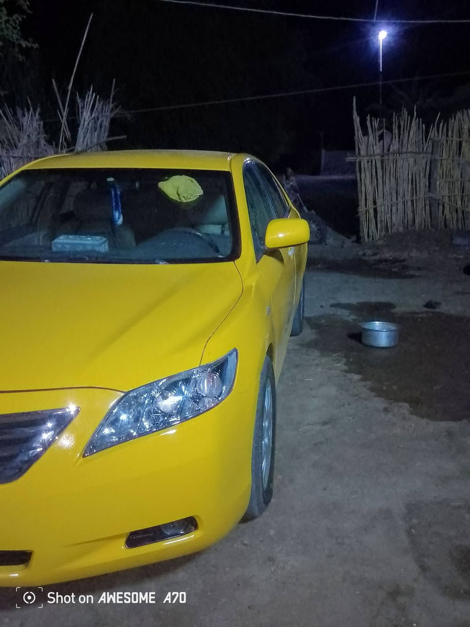 سلام عليكم سياره لبيع رقم نكليزي سنويه صار شهرين من جدده سياره خير من الله تبريد ومكين وكير مكفولات سياه موديل 2007سياره نضيفه علي  حبايه  وسياره  بسم   اخوي سعر لسياره 85  شراي يجي عنوان ميسان 964*********** وسياره مال جناي
