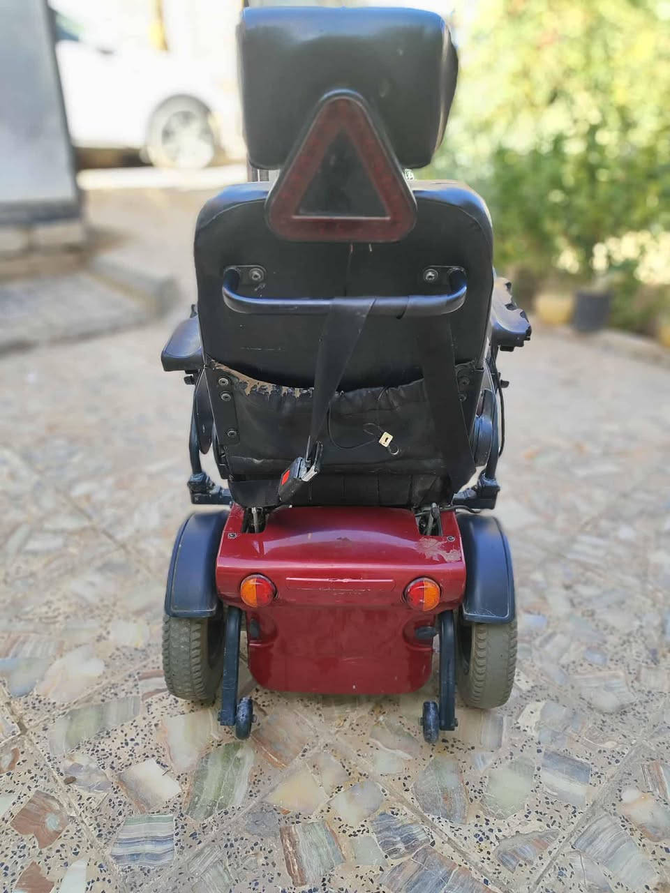 عربانه شحن للبيع نوعيه جيده جداً مستعمله نظيفه بطاريات جدد الشراي يتصل على الرقم ***********
