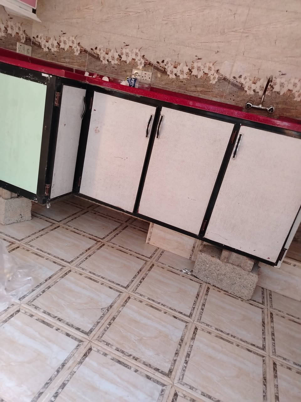كونتر للبيع مستعمل
100الف وبي مجال 
***********
