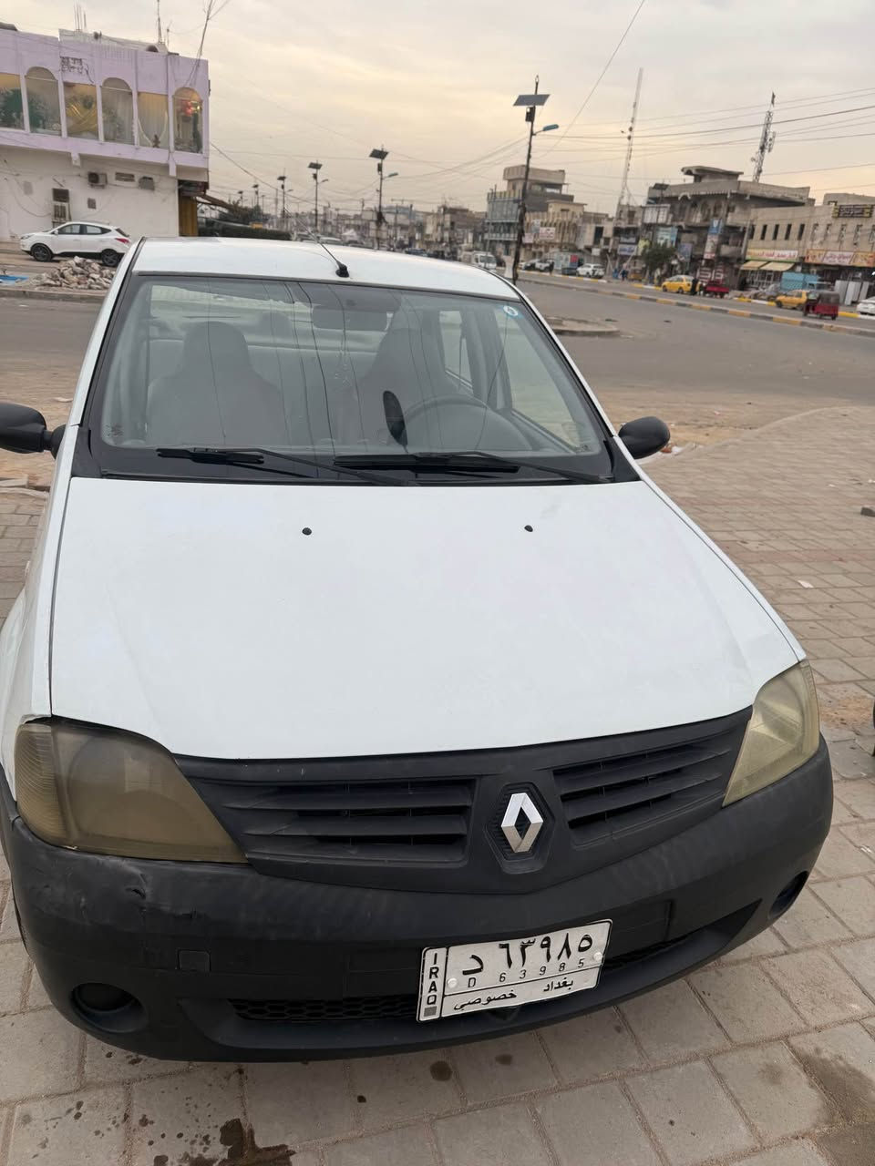رينو لوكان 2010 
السياره بسمي
سيارة شغالة  الحمدلله 
بيها ضربة عكس باب السايق الخلفي
مكاني مدينة الصدر 
السعر 45ورقة 
*********** بغداد, العراق
