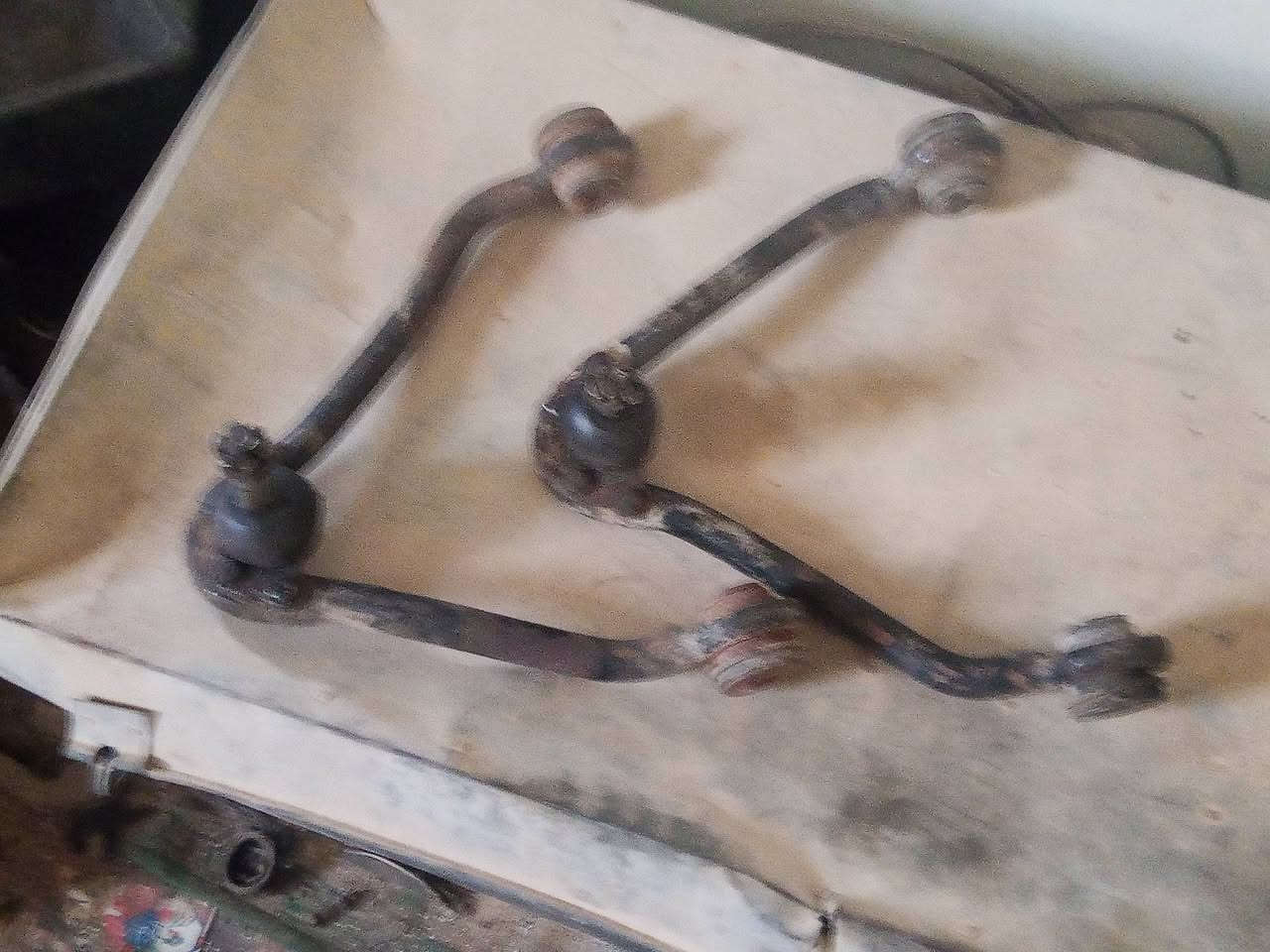 سلام عليكم عندي قطع غيار بهبهان تسعيني للبيع 
مكان ناصريه مركز 
الرقم ***********
