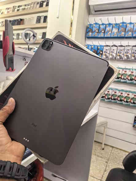 ايباد البيع   11
جيل ال٣

M1
٢٥٦

باتري.   مافحصه بس فوك ٨٠
وتساب ***********.
بغداد
