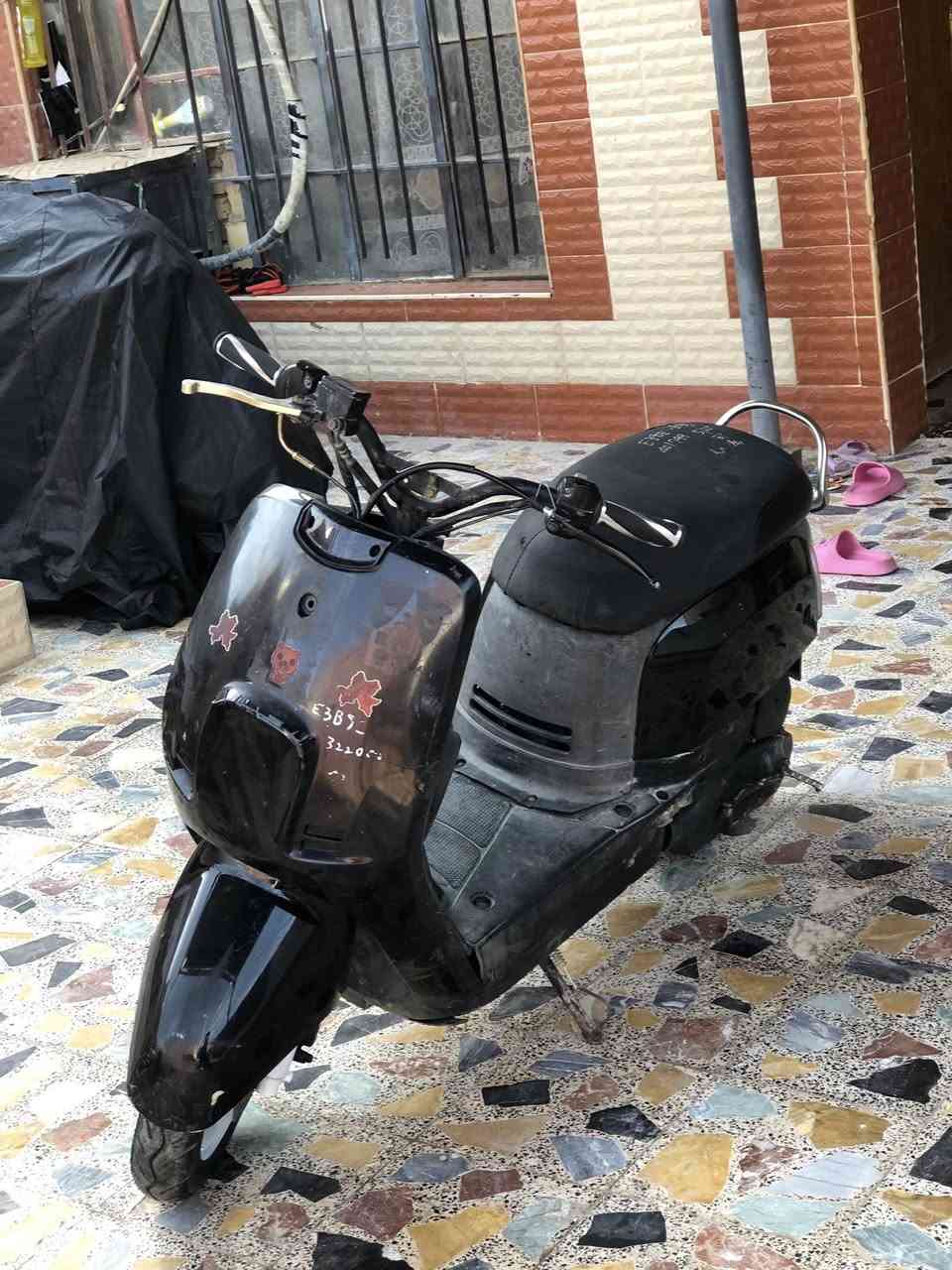 سلام عليكم ماكس بوليسي كابريته للبيع مفتوحه دراجه خير من الله ملاحه يخبل مكينه حلوه قفالات جنطه وسكان شغلات كشن وحاضن توه شادهن شرط من الحاويه دهن توه حاطله دراجه نقصه فقط كهربائيات ولباقي كدام عينك فقط سعر خاص مكاني بصره قرنه ***********
