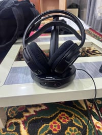 لاسلكي ٩٠٠MHz • مدى ٥٠م • قاعدة شحن