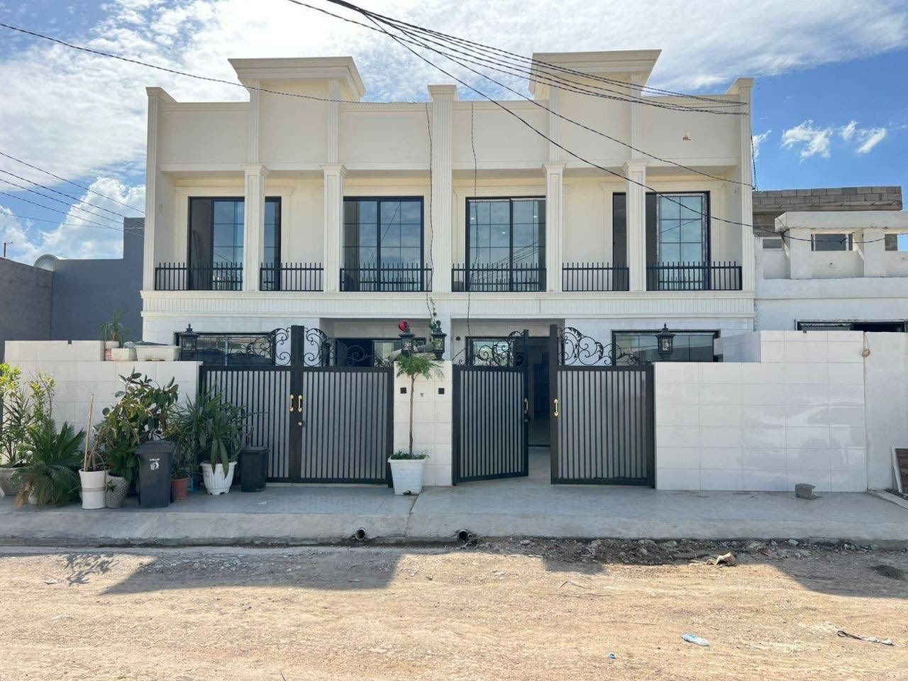 🔸سند طابو يتسجل بإسم اي عراقي
📍أربيل-بيت للبيع حي 8حساروك قرب شارع كورنيش

➖مساحة 125M طابقين 
يتكون⤵️
➖4غرف نوم 
➖استقبال-صاله-مطبخ-مجموعه صحيات-كراج
***********
***********
***********
**********************
في حال لم يتوافق العقار مع رغبتكم او لم يكن بقدر امكانيتكم زوروا موقعنا على تلكرام للتصفح على اكثر عدد من العقارات المتوفرة•https://t.me/miran_48

6 دفتر 65 ورقه
