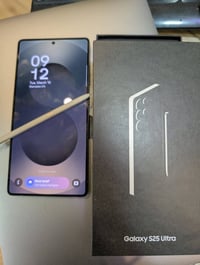 سامسونج S25 ألترا • 256 • اسود مطفي