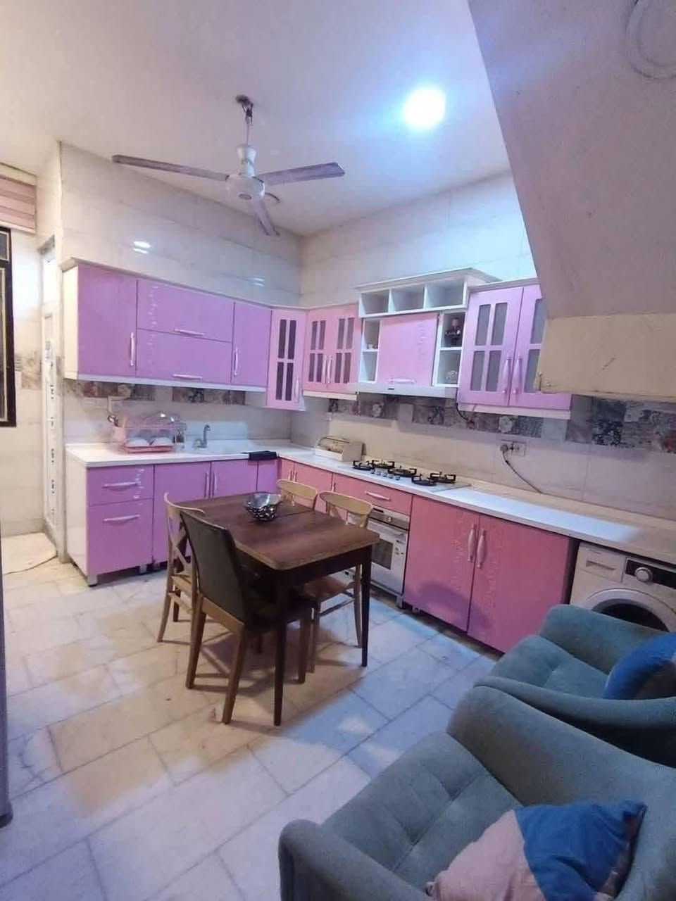 للإيجار في السيدية
دار سكني مؤثث بالكامل ✨

🔹 يحتوي على:
🏠 غرفتين نوم
🏠 صالة
🏠 مطبخ
🏠 خدمات

💰 السعر: مليون قفل
❌ غير قابل للتفاوض

📍 الموقع: خلف شارع النخل – السيدية

📞 للاستفسار:
***********
𓆪 مكتب حلم عقاري
