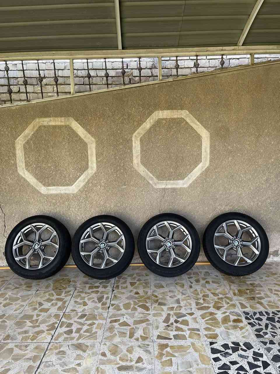 للبيع تخم ويل كب مع اطارات سايز 19 اصلي بلادي X3
السعر 450 الف دينار
بغداد ***********
