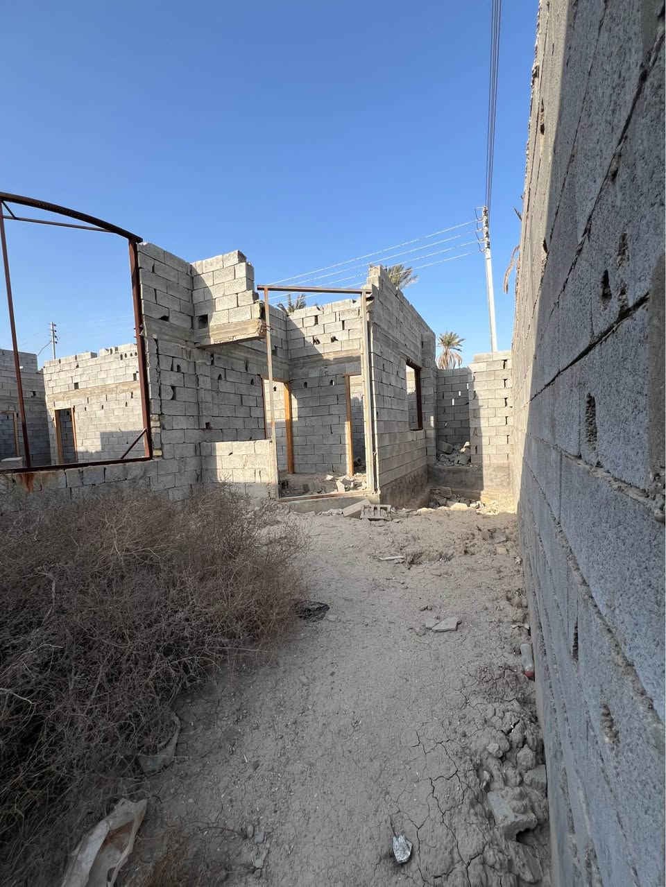 تمام، هذا كليشيه مرتب وجذاب لبيت 300 متر هيكل 👇

🎬 أول 3 ثواني (جذب):
🔥 “فرصة استثمارية نادرة… بيت 300 متر هيكل بسعر مغري!”

📢 نص الإعلان:
بيت للبيع 🔑
مساحة 300 متر (هيكل)
موقع مميز جداً في البصرة – شط العرب – الجزيرة 📍

💎 فرصة ذهبية تكمله على ذوقك
💎 موقع قوي وقريب من الشارع والخدمات
💎 مناسب للسكن أو الاستثمار

🏗️ هيكل متين وجاهز للإكمال حسب رغبتك
✨ تقدر تصممه بالشكل اللي يعجبك 100%

📞 رقم التواصل:
0772 714 5535
0772 714 5535
0772 714 5535

🔥 لا تضيع الفرصة… هيكل اليوم، بيت أحلامك باچر!

إذا تريد، أكتب لك نسخة أقصر للتيك توك (10 ثواني) تخلي الفيديو ينفجر مشاهدات 🔥 شط العرب, البصرة
