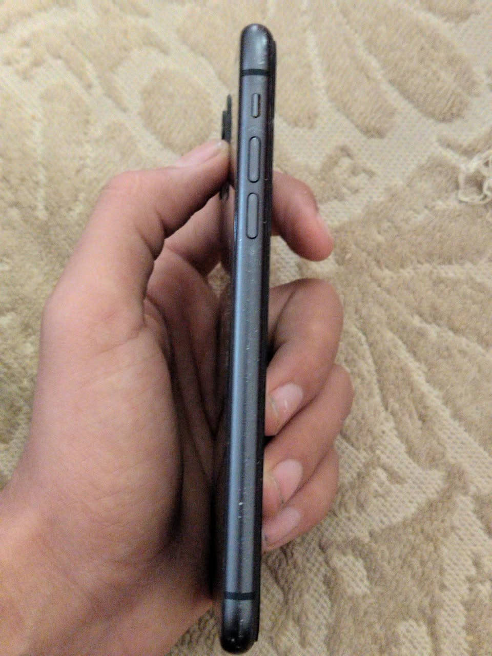 سلام عليكم جهاز ايفون 11عادي للبيع جهاز بلادي كلة شغال لبطارية 94 معلاية بس الصرف شرط الشحن شرط الفحص وضهر مكسور لجهاز ستخدامي الشخصي كلش نضيف بس مستعمل الجهاز بدون كفر السعر 220بي مجال بسيط عنواني كاطون الرحمة رقمي للستفسار ***********
