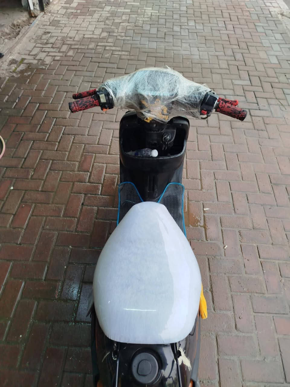 للبيع ماطور بوتين نضيف معمر مرا وحده السعر 200 بي مجال قليل مكاني موصل الأيمن رقمي ***********
