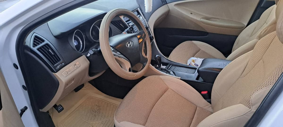 سوناتا ٢٠١١ خليجي ٢٤٠٠ صدر محرك كير جديد تبريد ثلج بدون صبغ السونار مرفق سنويه لل ٣١ مكان السياره الشرقاط السعر ١٢٥ ////***********//***********
