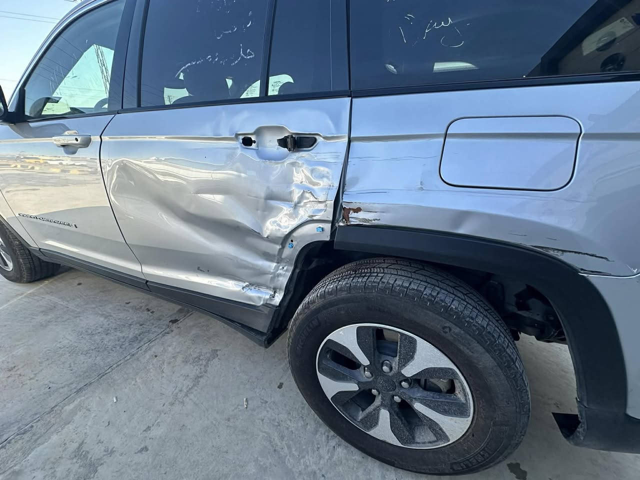 جيب كراند شيروكي موديل ٢٠٢٤ماشيه ٤٤مايل
سياره ابيعه على حادثه وحادث كدامك وسونر  
محرك ٢٠٠٠تيربو +هايبرد +بلك ان
فول مواصفات
بصمه تشغيل
تشغيل عن بعد
كشنات جلد
كشنات الاماميه والخلفيه تدفئه
ستيرن هيتر
خزن ميموري
رادرات
بانوراما
صندوق كهرباء
فول ١/١مكان سياره ديالى بعقوبه ***********
سعرها ٢٨٠وبيه مجال بسيط✅
