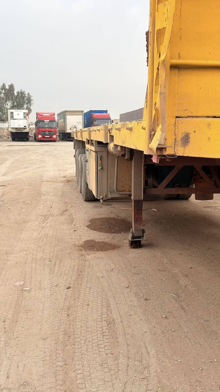 السلام عليكم 
اخوان عربانه عدد 2 للبيع 

الأولى طولها.   13,60 متر اسكندريه لون اصفر
3 محور صيني 16  بدون تاير وبدون ويل 
السعر.  : 85 ورقه 

الثانيه طولها   12,50 متر استندر بلوم هورت لون ازرق
3 محور صيني 16  بدون تاير وبدون ويل 
السعر. :  75 ورقه 

العنوان : بغداد أبي غريب 
رقم الهاتف : ***********
