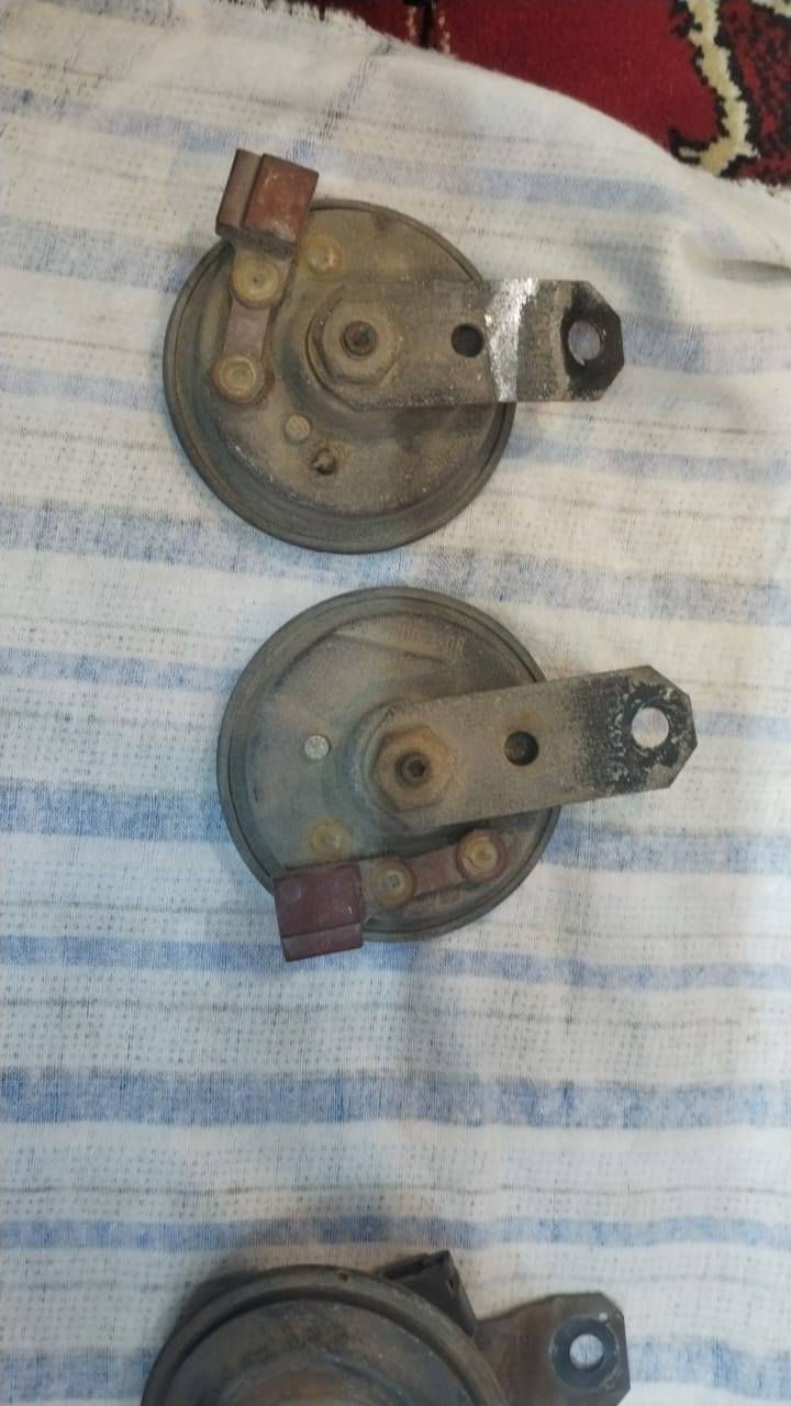 السلام عليكم
لبيع هورن سيدان
فيشه حمره  شرط ما داكات بل عراق
سعر الفيشه الحمره ١٦٠ وبيه مجال
العنوان النجف لاشرف
***********
