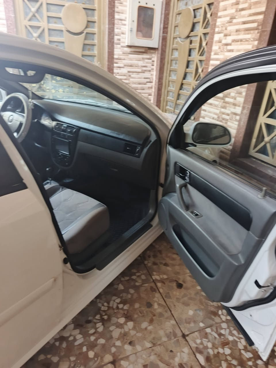 السلام عليكم
سيارة اوبترا موديل ٢٠١١ باسمي رقم كربلاء نظيفه وجاهزة للبيع السعر ٩٠ ورقه وبيها مجال بسيط *********** السكن طويريج
