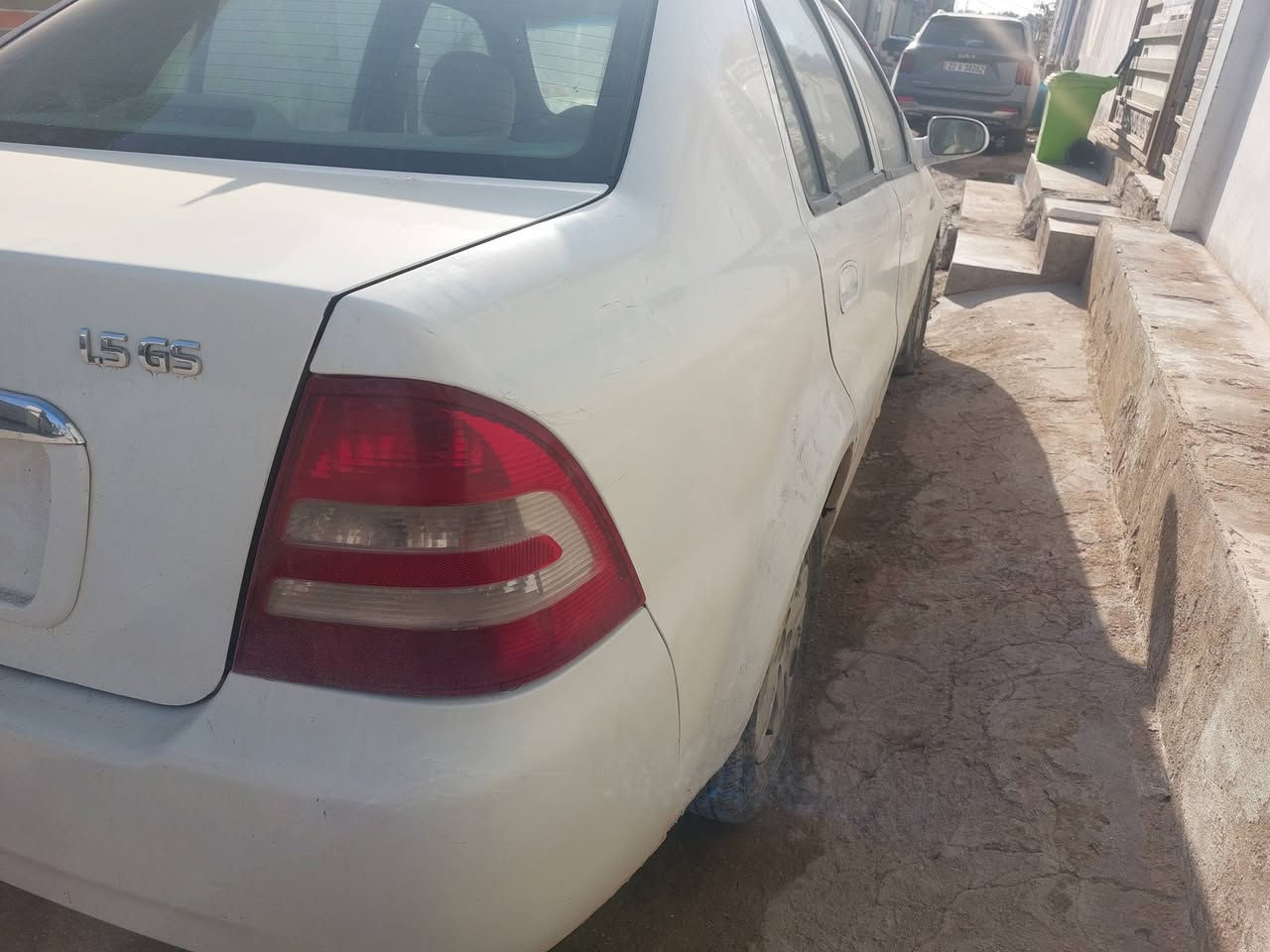 سلام عليكم 

سي كي ١٣ للبيع 
محرك 1.5 
كير ومحرك وتبريد وكهربائيات كلها شرط 
مشط جديد وباور ستيرن جديد اليوم شديتهن 
تخم تاير باله شديتهن قبل يومين 
حداديه حلوه 
بس الكشر يرادله شويه ترتيب قماره وتكم وجنطه مابيهن شي 
رقمها بابل 
رايدها ب٣٢ وبيها مجال قليل 
مكانها بالكوفه يم جسر الإمام علي ع 

*********** اتصال أو واتساب
