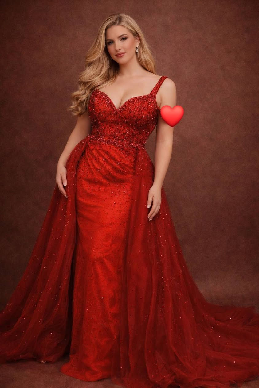 ولأنك تستحقين الكثير  ......🥰❤
هذا الفستان لا يكتمل الا بجمالك 
للحجز ***********
