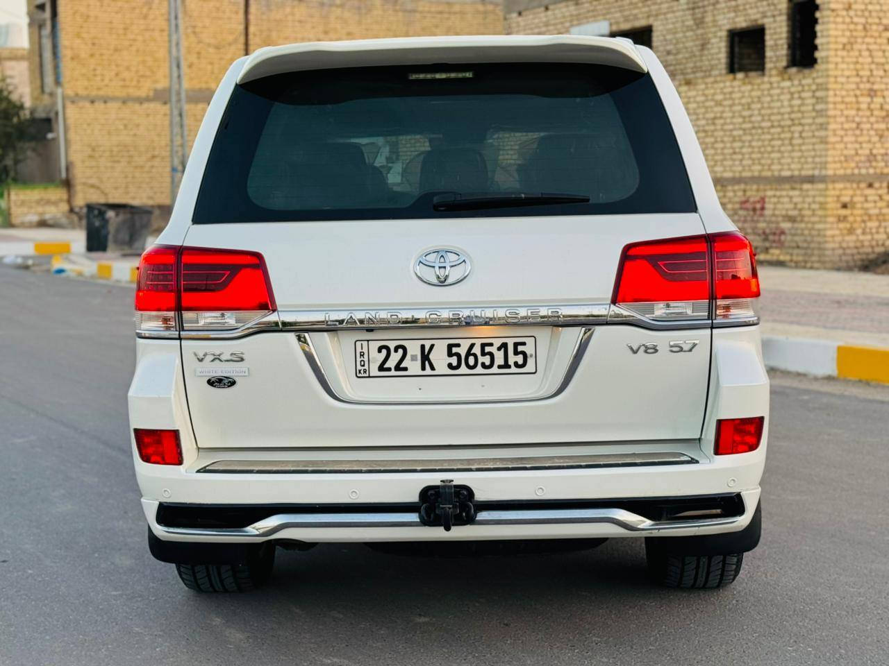 لاندكروز 2016 رقم أربيل بأسمي
مكفوله ضربه وصبغ وتبديل
فول مواصفات فئة (VX) 
فتحه بصمه كشنات جلد + كهربائي +خزن
شاشه كأمره تحكمات 
السعر (500 $) ( خمس شدات ) وبيها مجال 
للاسفسار الاتصال (***********
