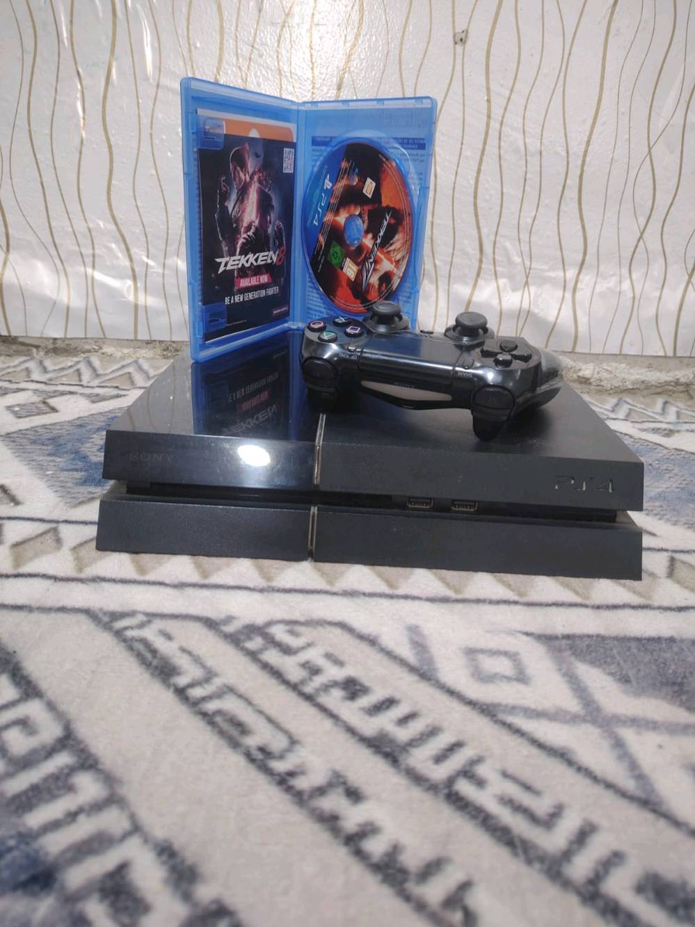 السلام عليكم بلي ٤ فات اولان نظيف مدبل بس عجينة شغال ما بي أي مشاكل وياة لعبة تكن وجوستك وحدة اصلية تفحص وين ما تريد
إصدار ١٣،٠٢
السعر ١٧٥ قفل بدون عملة رحمة لوالديكم 
مكاني بغداد العبيدي 
***********