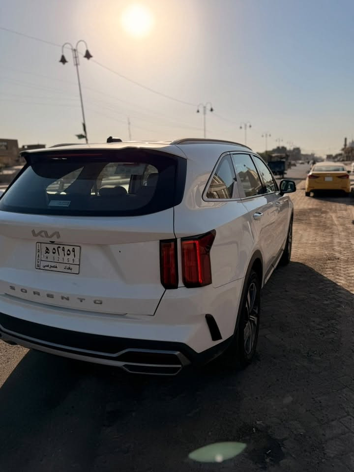 سورنتو 2022 خليجي 6 سلندر
7 راكب
السيارة كفالة عامة فول مواصفات عده الفتحة 
كشنات جلد مخمل
صندوك كهربائي
شاشة كبيرة حساسات
معروفة الفول ميحتاج اذكر مواصفاته
السيارة زيرو  ماشية 13 الف حقيقي
مكان السيارة مدينة الصدر 
***********
